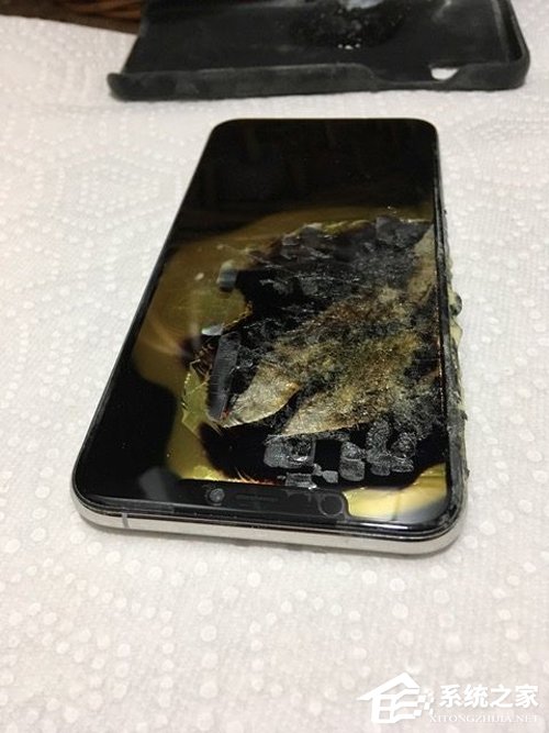 苹果iPhone Xs Max自燃致男子大腿烫伤